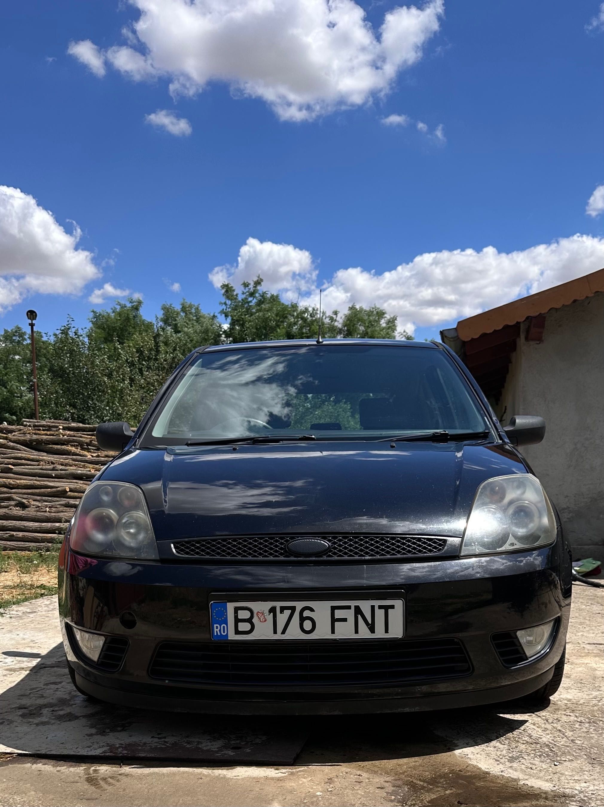 Vând ford fiesta,volan dreapta,înscrisă în Ro