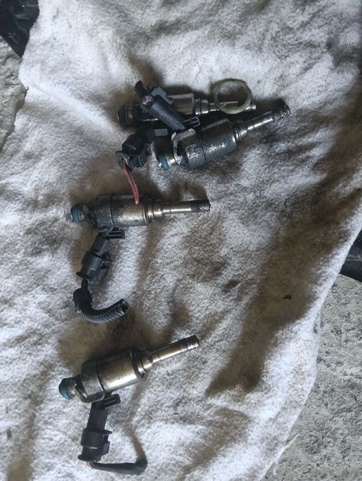 Injector Injectoare Passat B6 Golf Touran Tiguan 2.0 FSI 06H906036G