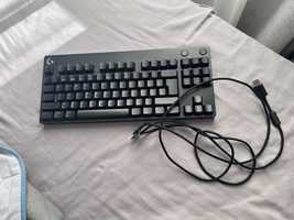 Игровая клавиатура Logitech G PRO.