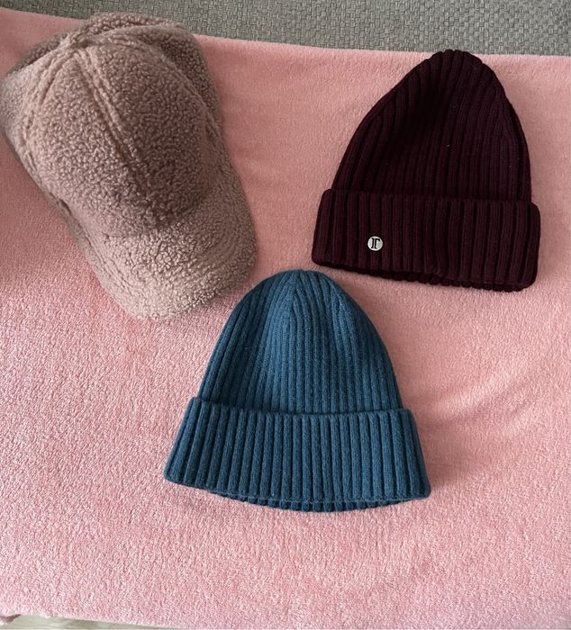 Продам осенние шапки