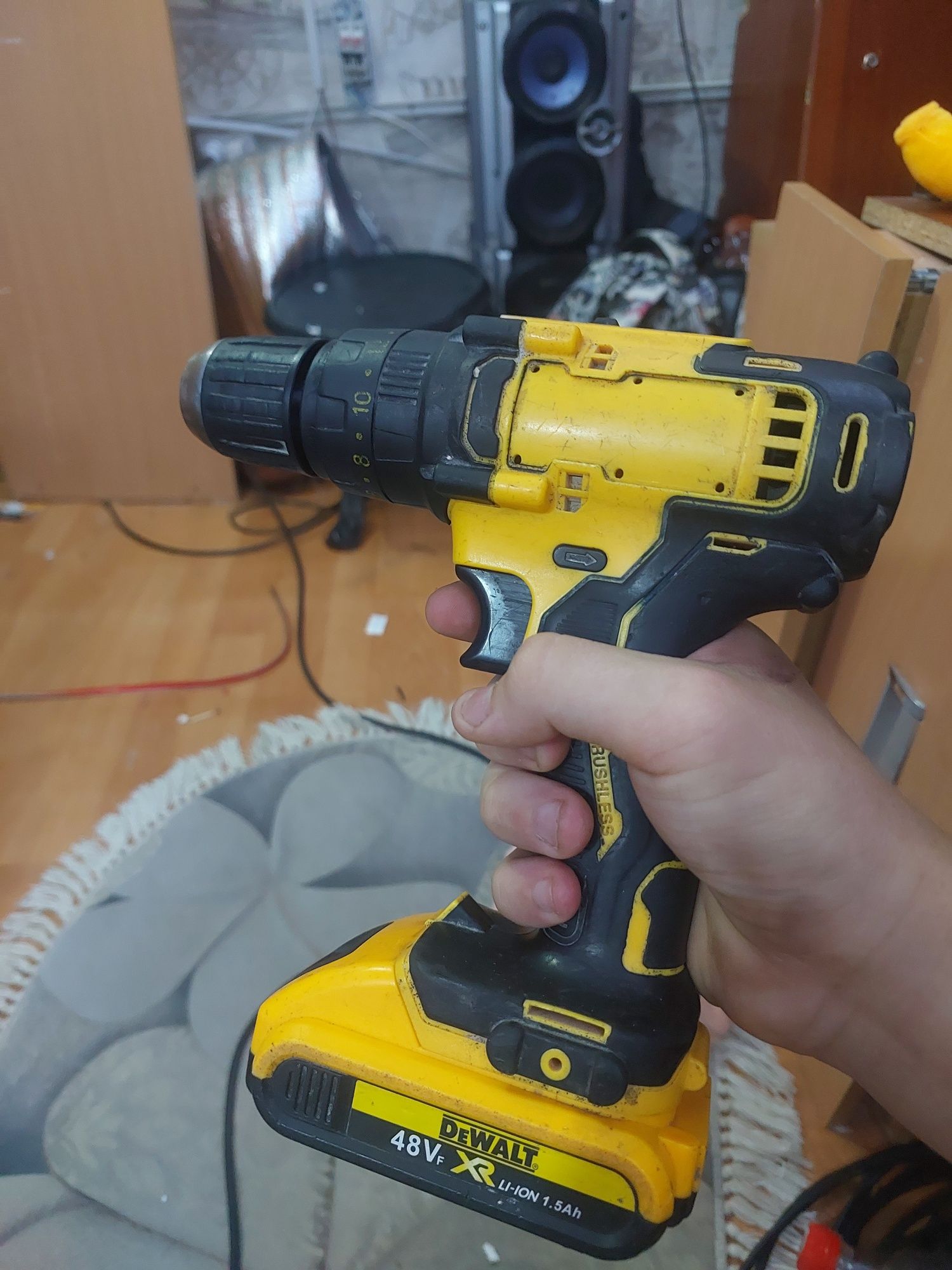 Продам шуруповёрт дешево срочно