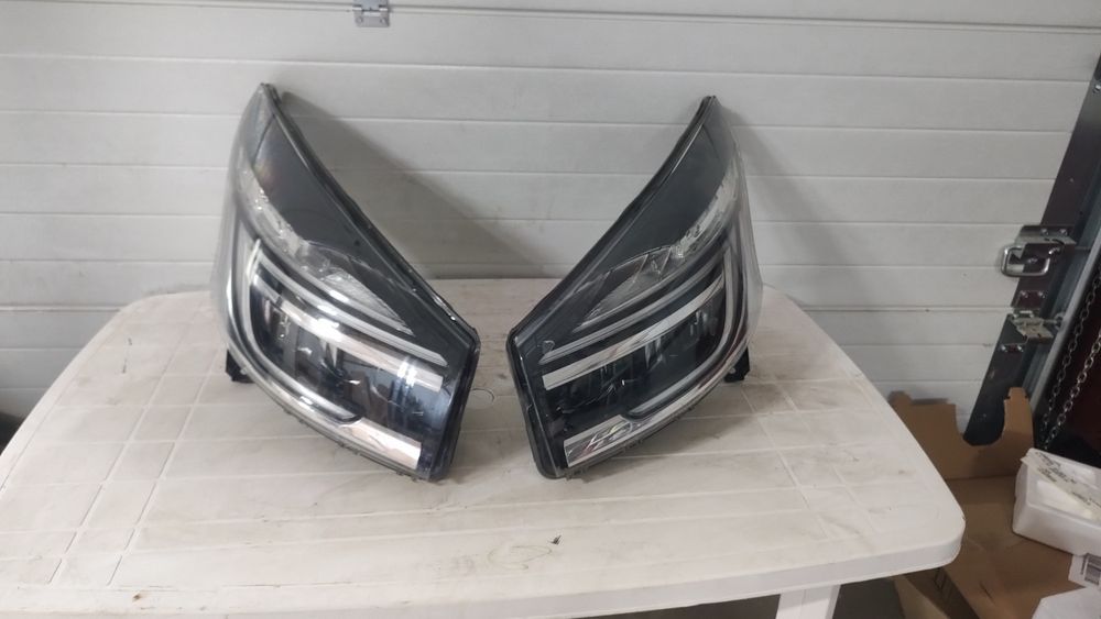 Far stânga și dreapta full led Renault trafic