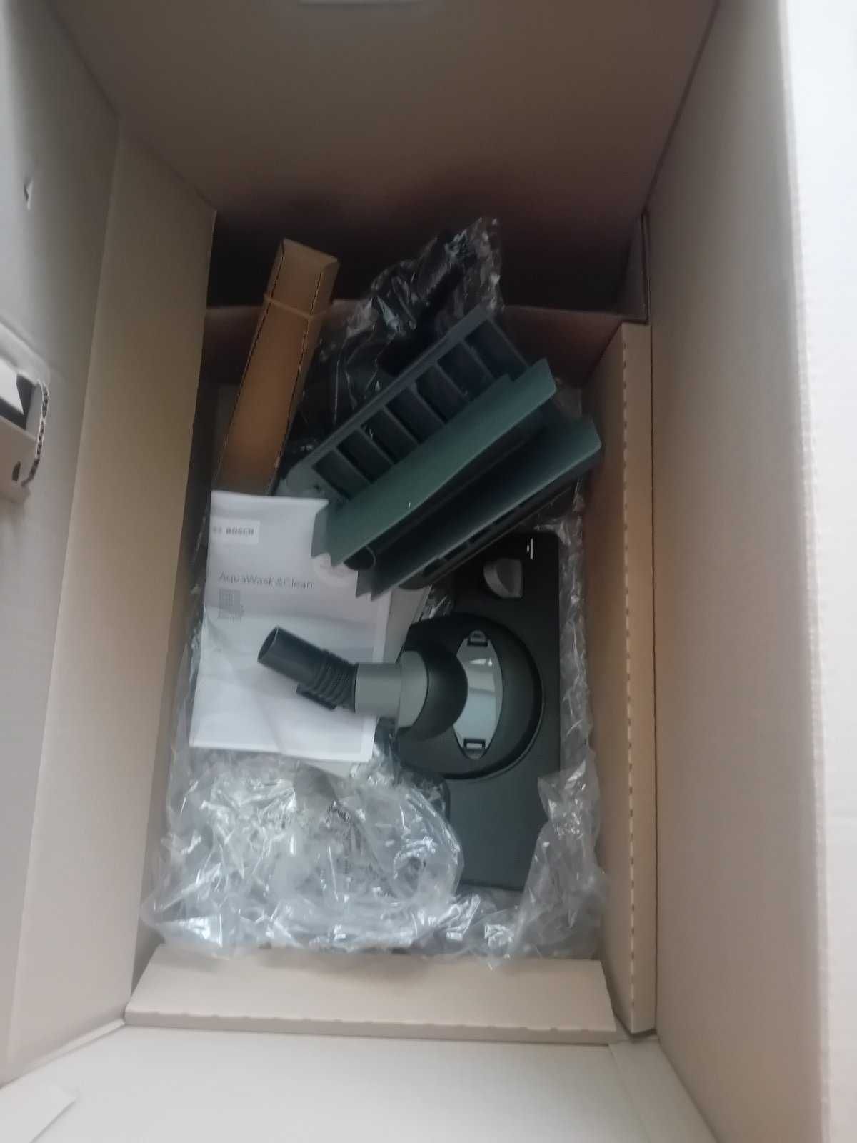 Перяща прахосмукачка Бош
Bosch BWD421PR-сухо/мо почти нова, в гаранция