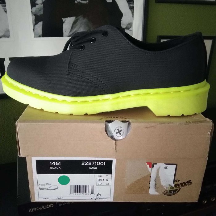 DR. MARTENS NEON AJAX 1461 черни кожени обувки, номер 41, UK 7