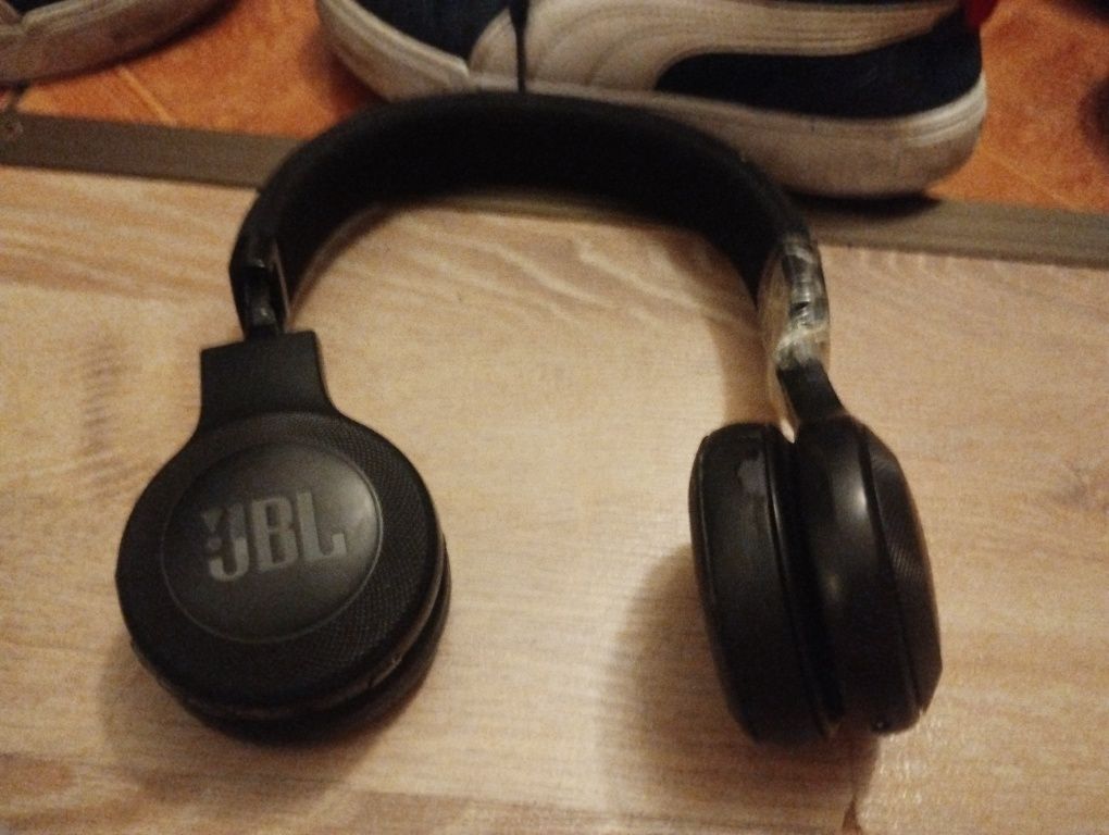 Căști JBL in condiție buna