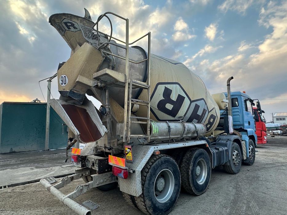 Betoniera Man 8x4 malaxor 9 mc