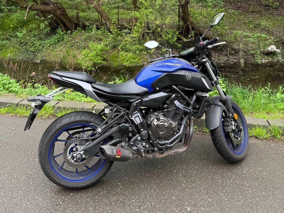 Motocicleta Yamaha MT-07 ABS 2020, evacuare akrapovic, accesorii
