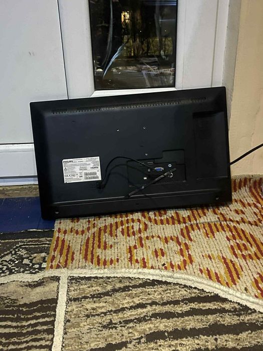 Vând televizor Philips 350 de lei preț negociabil