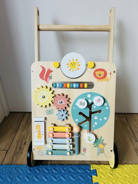 Дървен уокър за прохождане