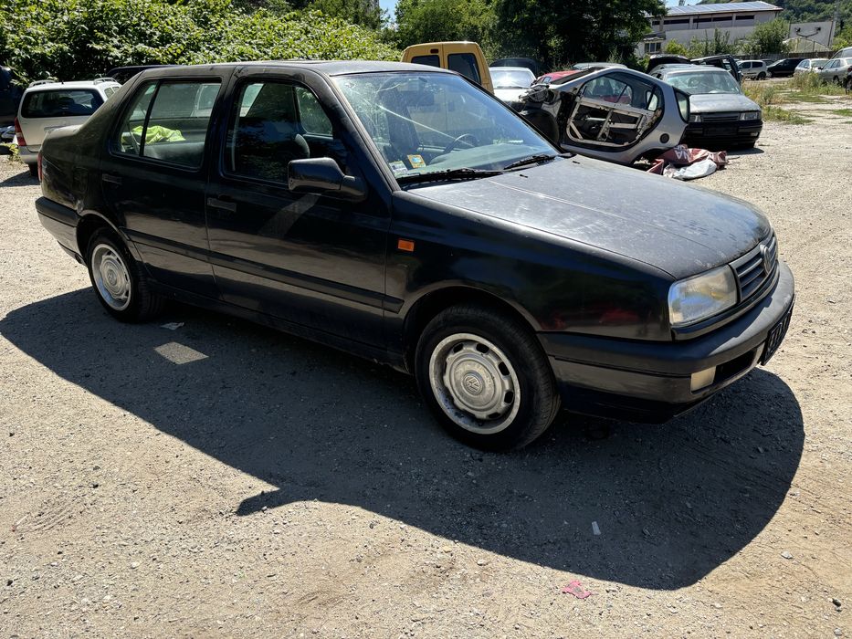 Фолксваген Венто бензин на части.