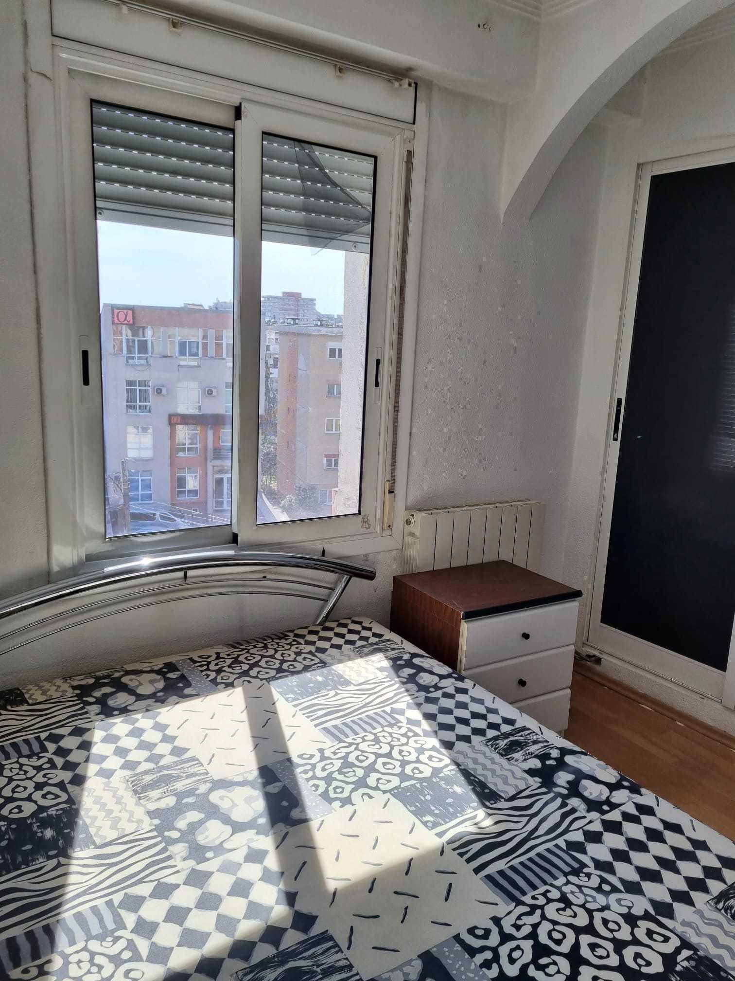 Închiriez apartament zona Banu Mărăcine