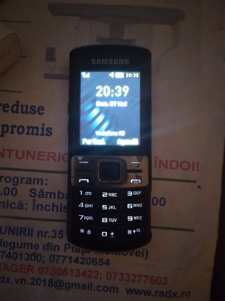 Vând telefon Samsung cu taste la 100 de lei