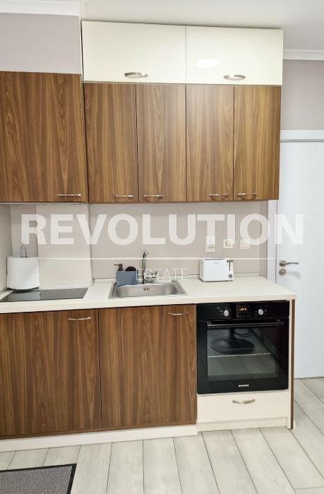 Дава се под наем Двустаен апартамент в Варна, Център - 60 кв.м за 600 € - Снимка #2