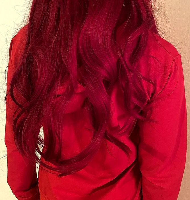 Оригинално дамско горнище Аir Jordan-червено, с качулка,джобове и цип