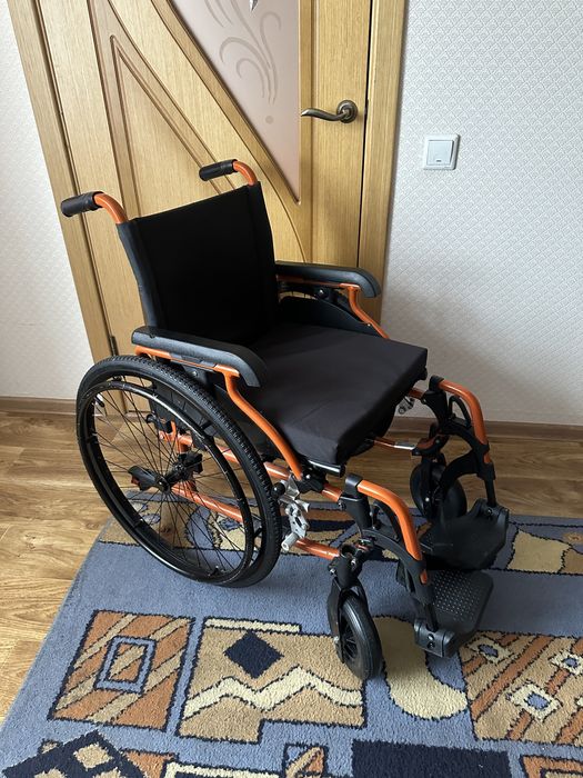 Продам инвалидную коляску