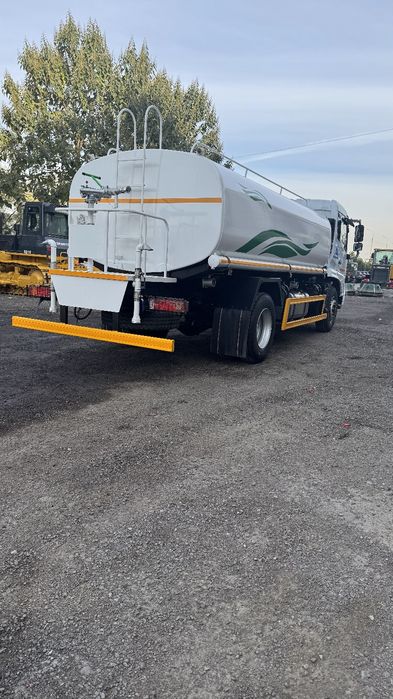 Наличий 15куб Водавоз (поливомоечная машина)