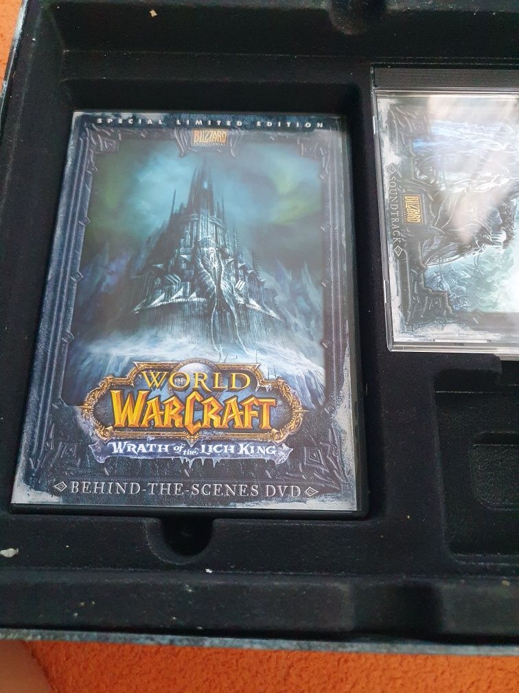 Vând 2 jocuri world of warcraft de colecție