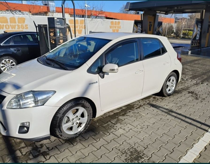 Toyota auris hybrid