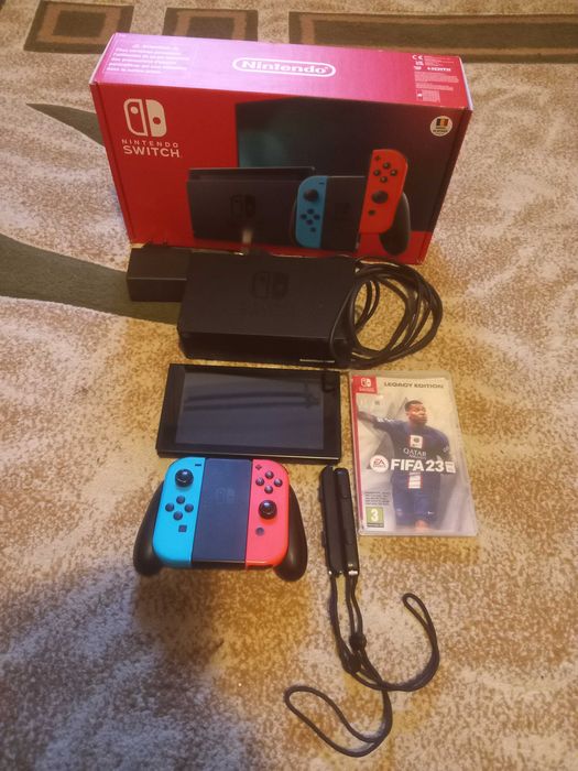 Consola nintendo switch  cu un joc gratis