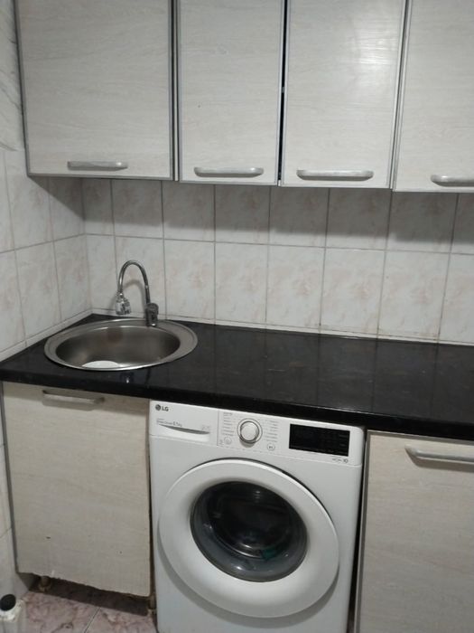 Продам кухню с плитой и вытяжкой!