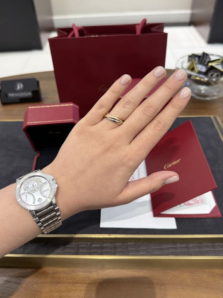 NEW Кольцо Cartier Trinity Small Model B423510