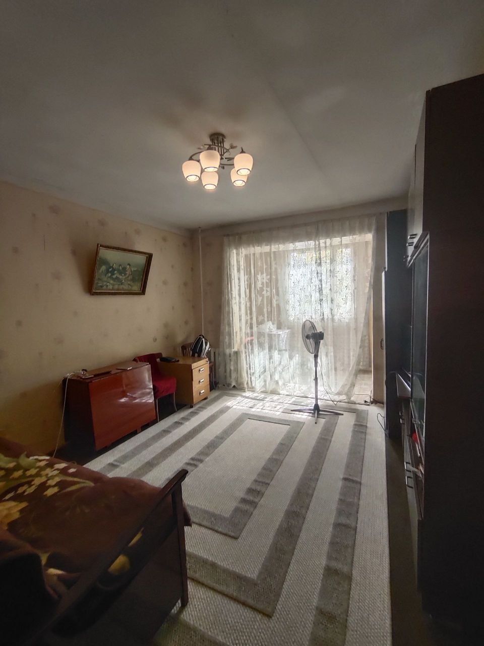 Продам 2ком квартиру.Паркентский рынок,Риезий,Шампанский завод