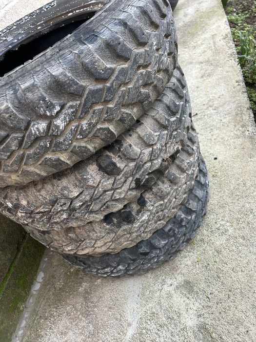Гуми за джип 195 (15 цола) 100 лв 4 броя