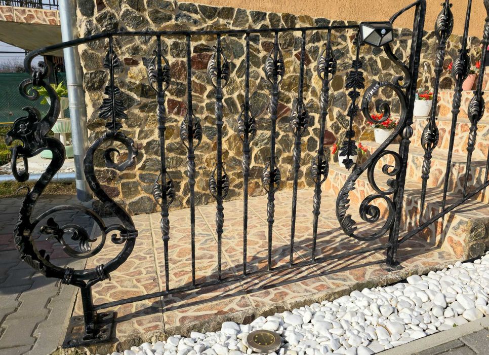 Balustrade Metalice & Fier Forjat • Balcoane la Comandă