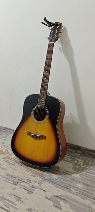 Акустическая гитара