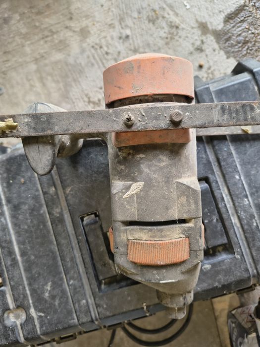 Перфоратор в добро състояние и миксер за части