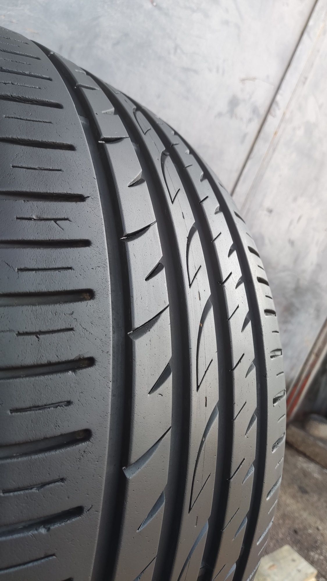1бр. лятна гума 255/35/19 Nexen NFera SU4
dot23
8.2mm
Много добро съст