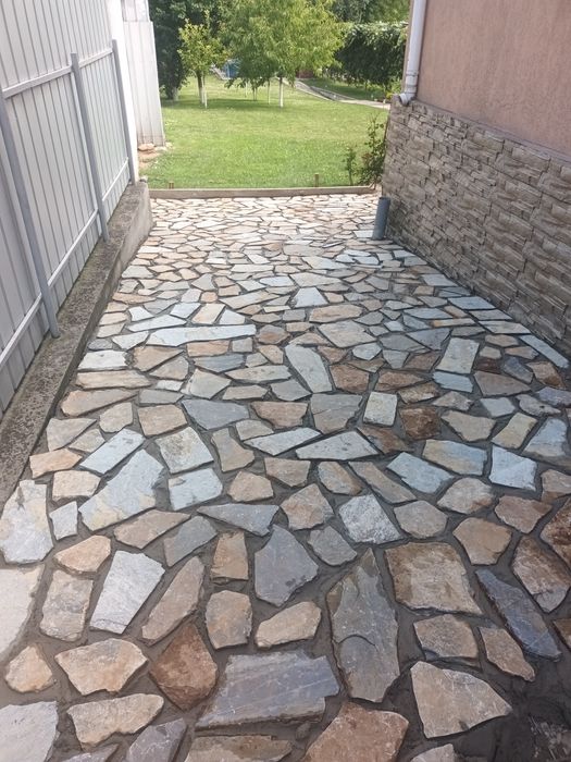 Piatra naturala de munte pentru pavaj.
