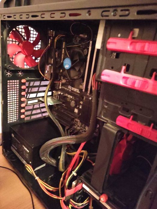 Компютър - настолен