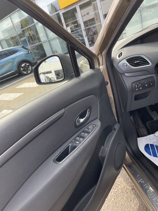 Renault Scenic  3  Af. 2015  Benzina 115 CP