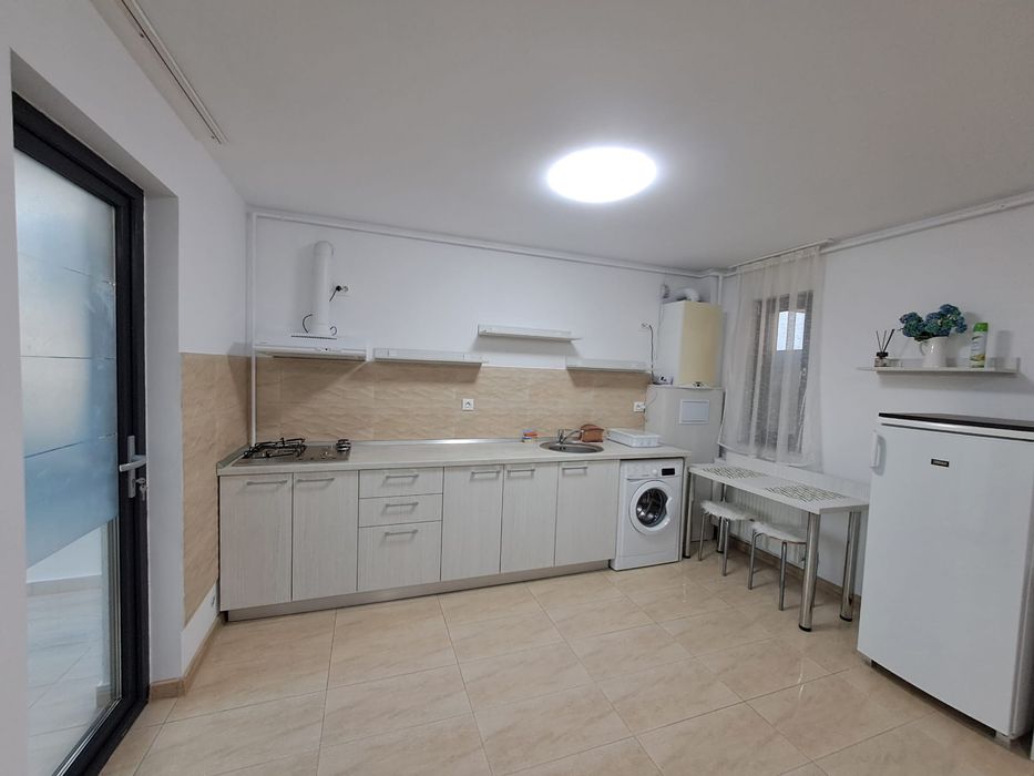 Proprietar inchiriez garsoniera Balcescu Residence