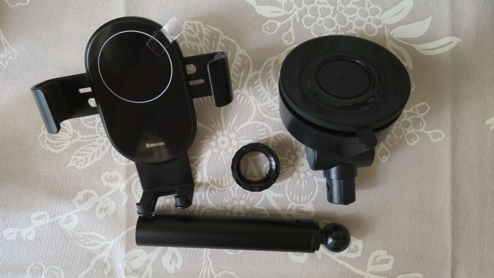 Держатель для телефона Baseus в автомобиль