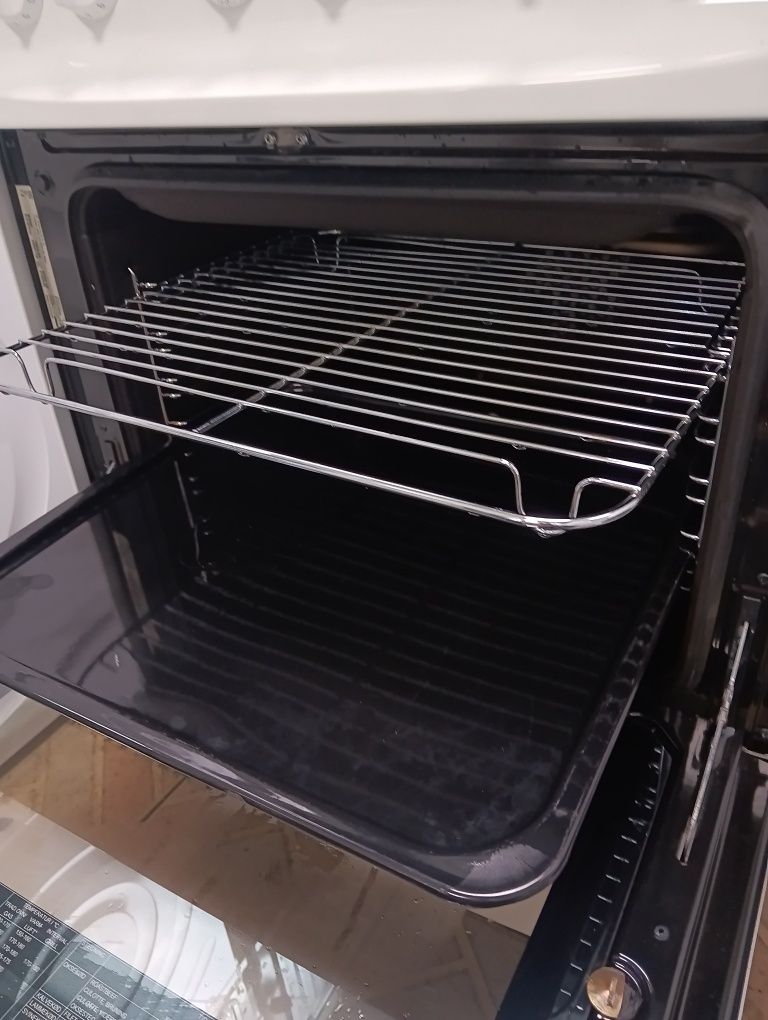 Свободно стояща печка с керамичен плот Voss Electrolux 2годиниГаранция