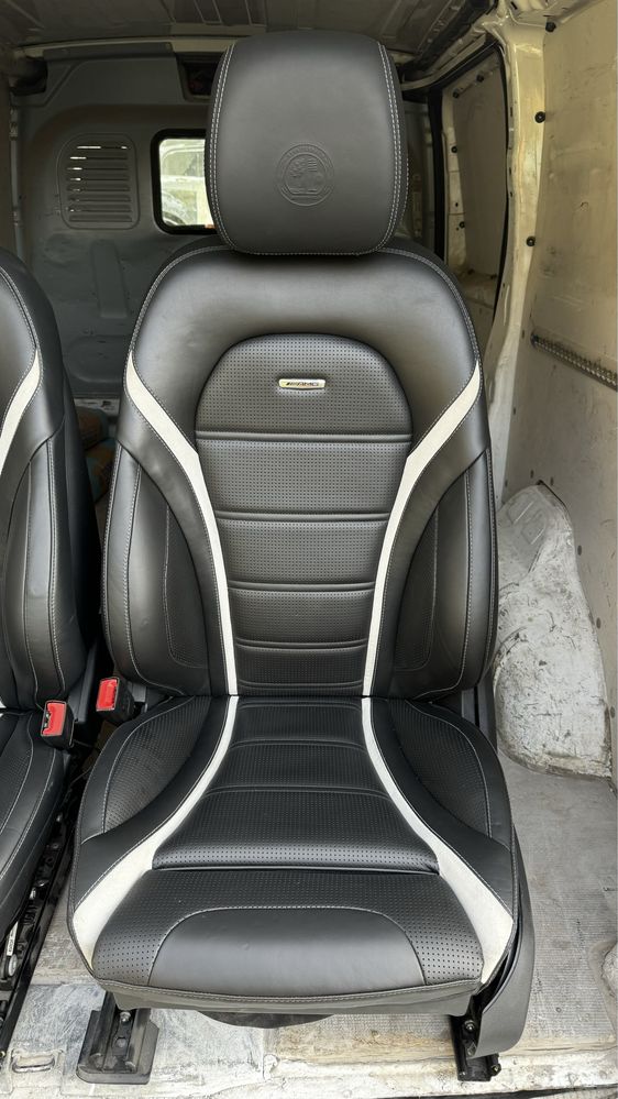 Mercedes C63 AMG оригинален кожен салон седалки интериор