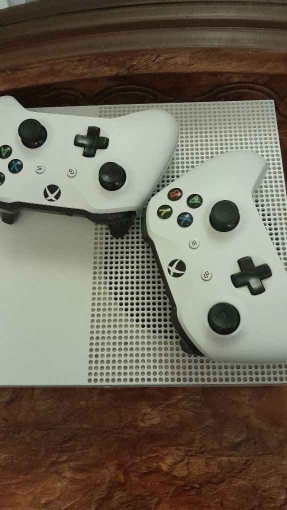 Xbox one s белого цвета