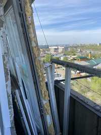 Продаютя Бу пластиковые окна двойные дверь на балкон(выход на балкон)
