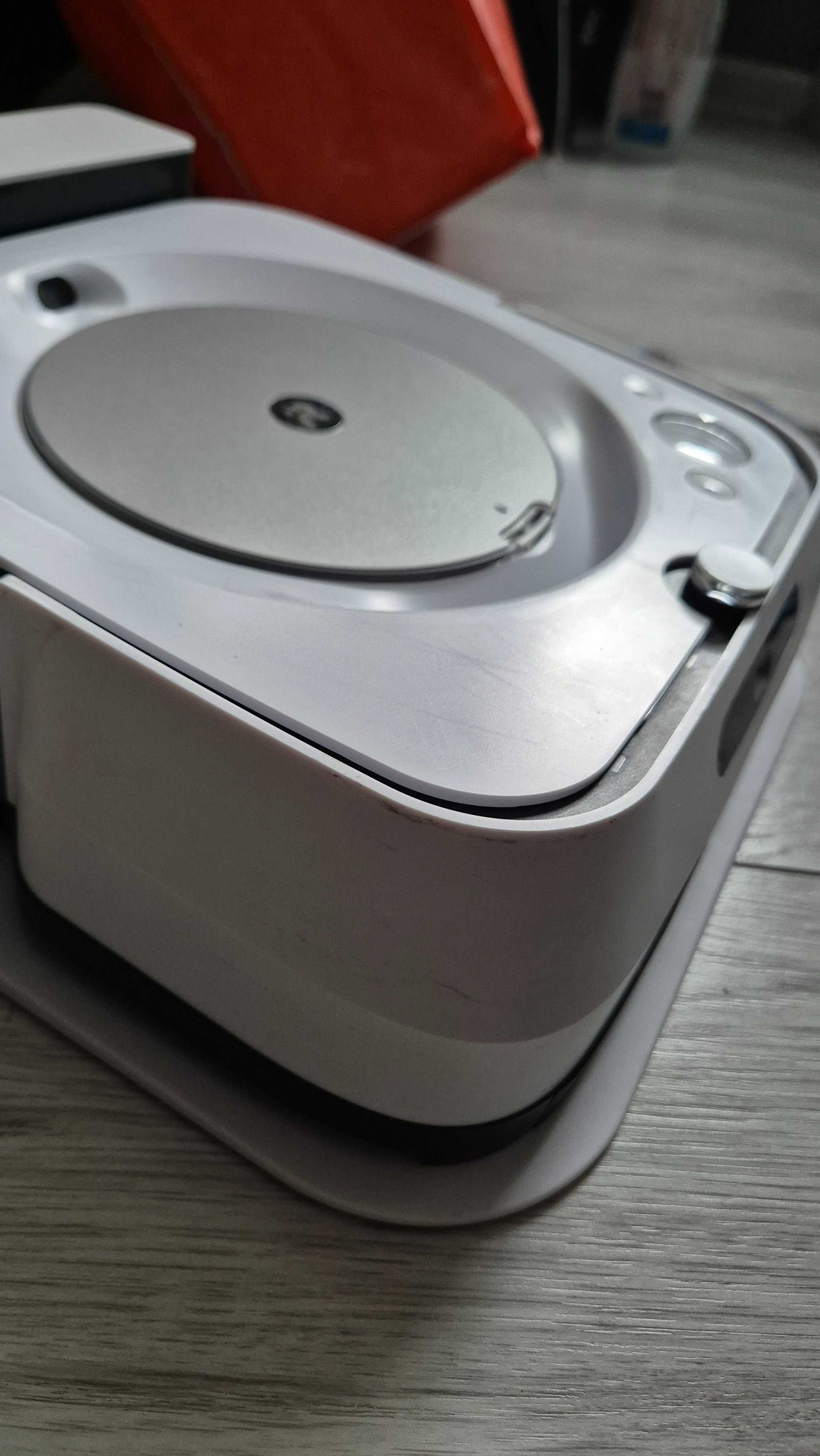 Миещ робот iRobot Roomba jet M6