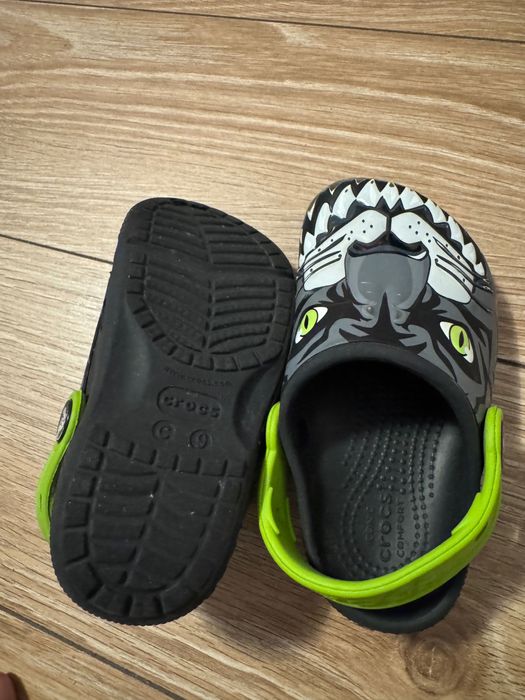 Papuci Crocs marimea 26-27