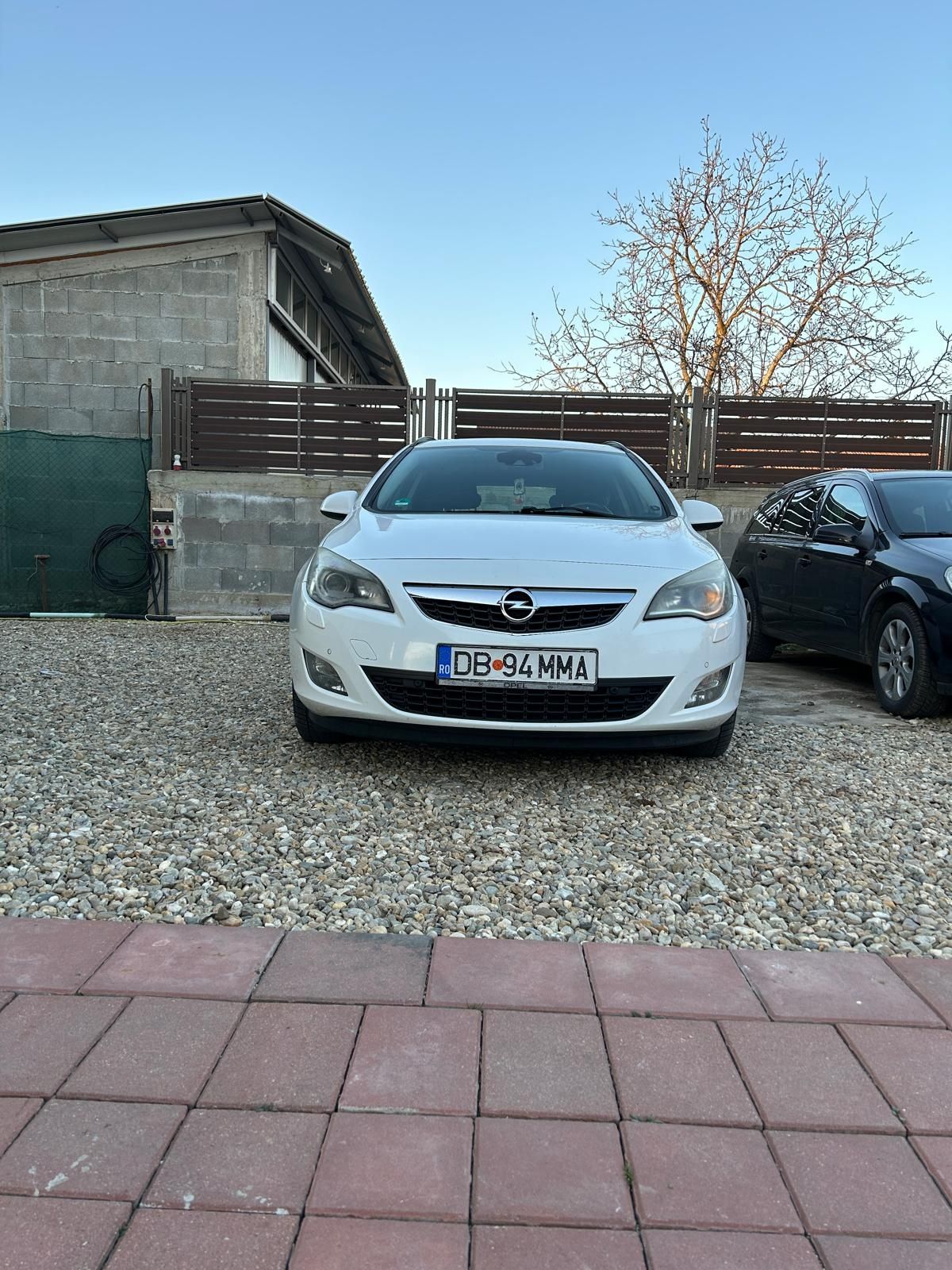 Vând Opel Astra j