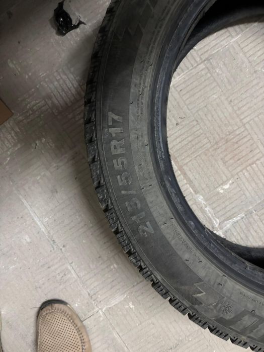 Зимние шины 215/55R17