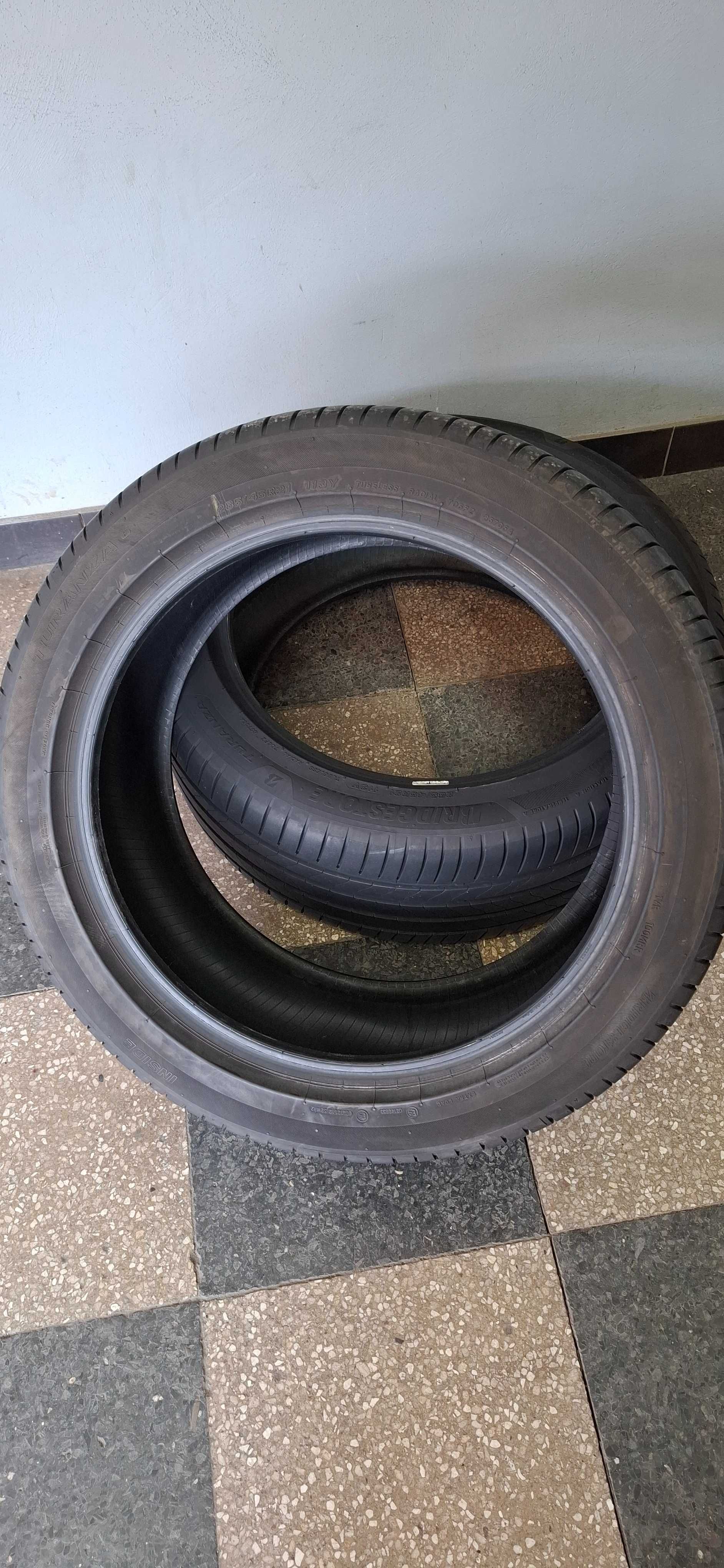 2бр. 285/45/21 Bridgestone 7mm грайфер, дот 23г. Безплатен монтаж