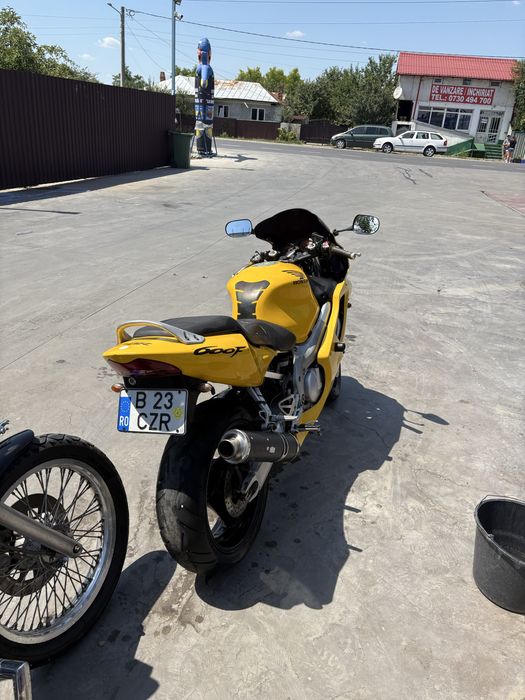 Honda CBR 600 F4 Carburatie