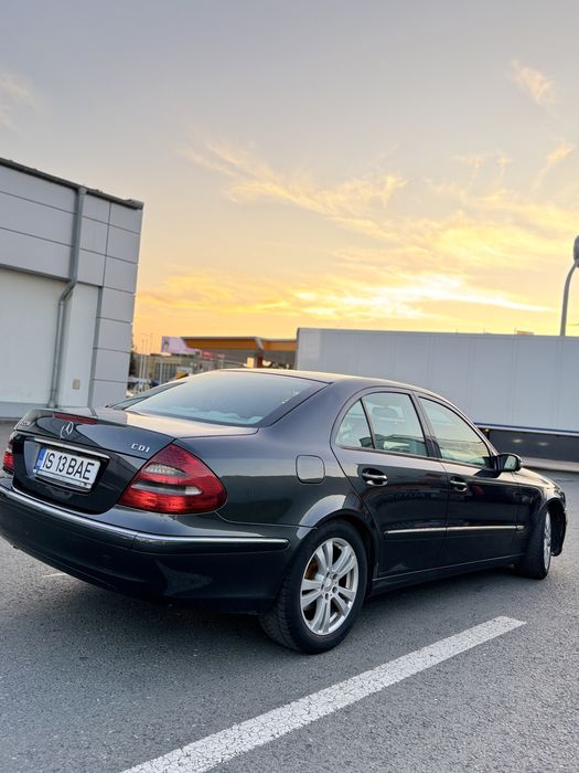 Mercedes-Benz E220