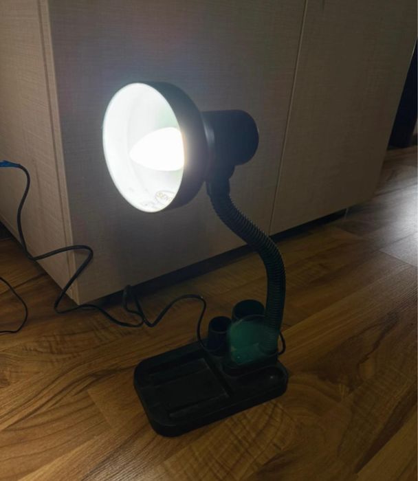 Lampa de birou neagra