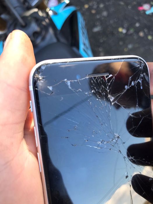 продам айфон се.