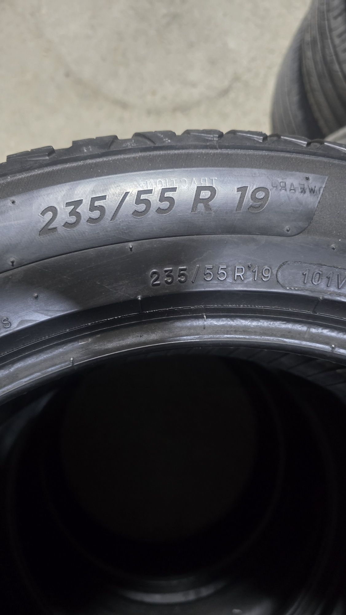235/55/R19 Michelin